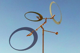 Kinetisches Windobjekt, Eloxiertes Aluminium, Messing, Edelstahl-Kugellager